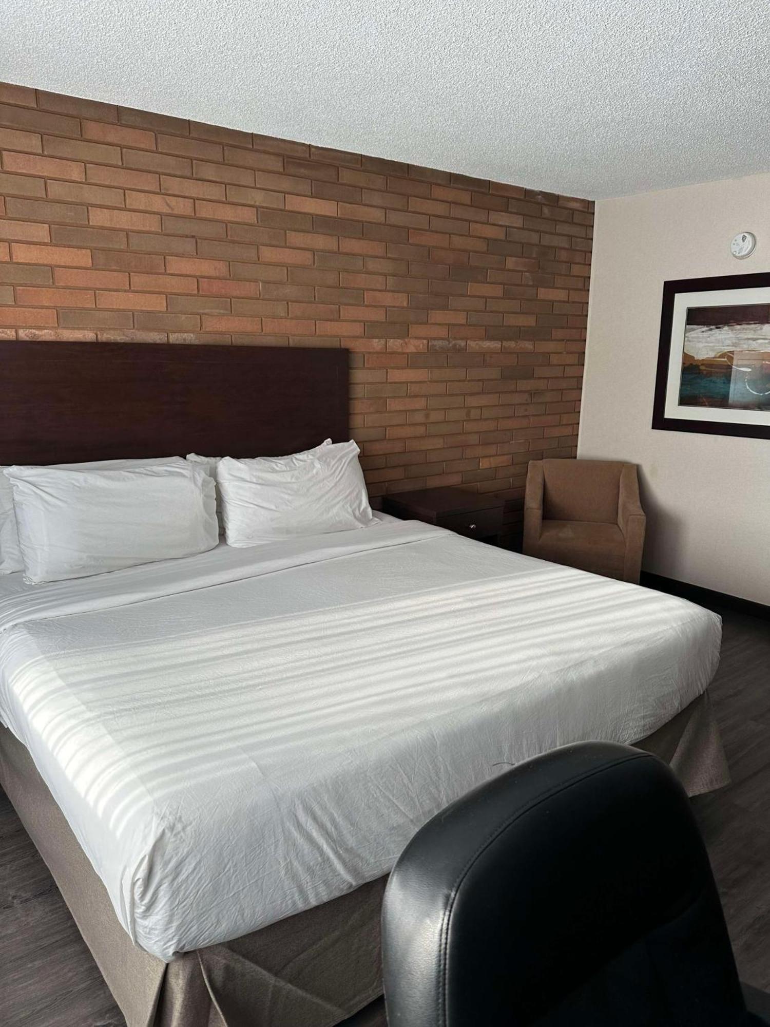 Best Western Cedar Park Inn Edmonton Exteriör bild